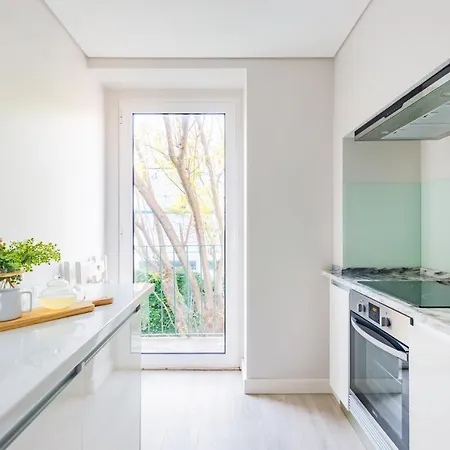 דירה Mbird Lapa River View Duplex ליסבון